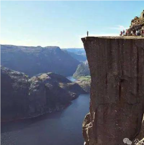 關(guān)于懸崖的名人名言哲理格言警句語(yǔ)錄 - 每日文摘